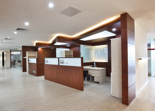 現代簡約風格辦公桌效果圖