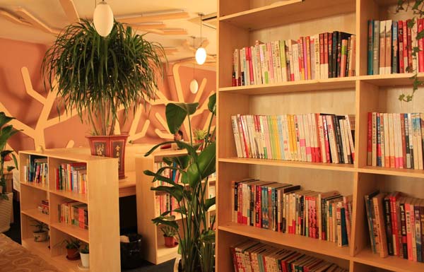 精裝修特色餐廳圖書區裝修設計實景圖