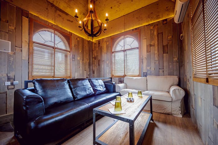 340平方工業(yè)風(fēng)與LOFT風(fēng)格相結(jié)合的餐廳包廂設(shè)計效果圖