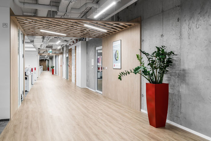 科技感辦公室辦公區過道裝修設計效果圖