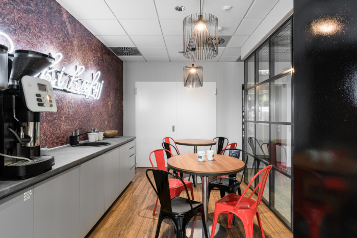 創(chuàng)意辦公空間茶水間裝修設(shè)計效果圖