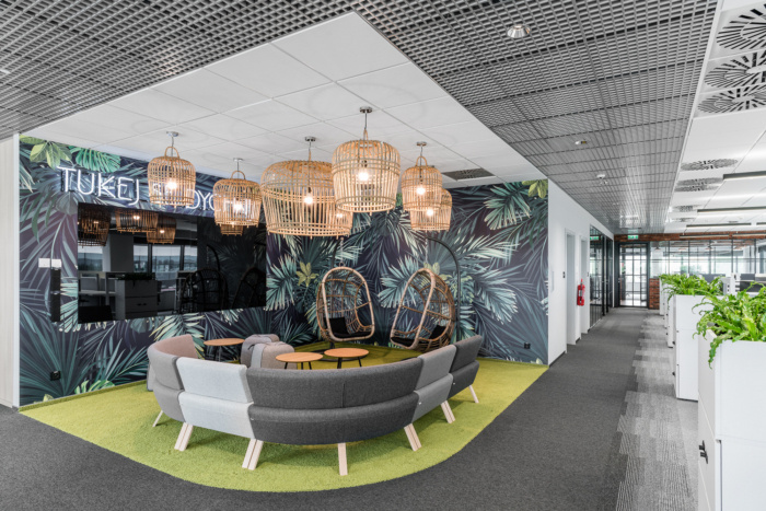 創(chuàng)意辦公空間交流區(qū)裝修設(shè)計效果圖