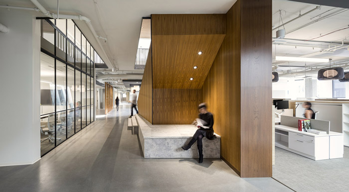 200人辦公室過道裝修設計效果圖