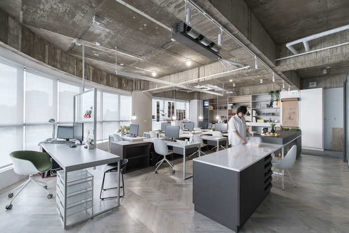 灰色系辦公室辦公區(qū)裝修設計效果圖