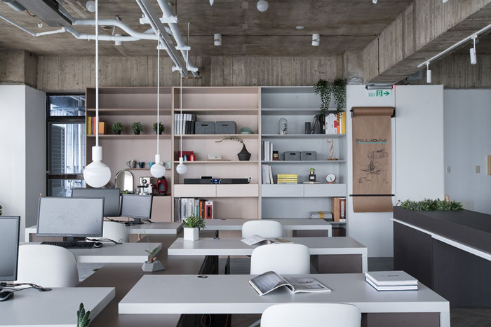灰色系辦公室辦公區(qū)裝修設計效果圖